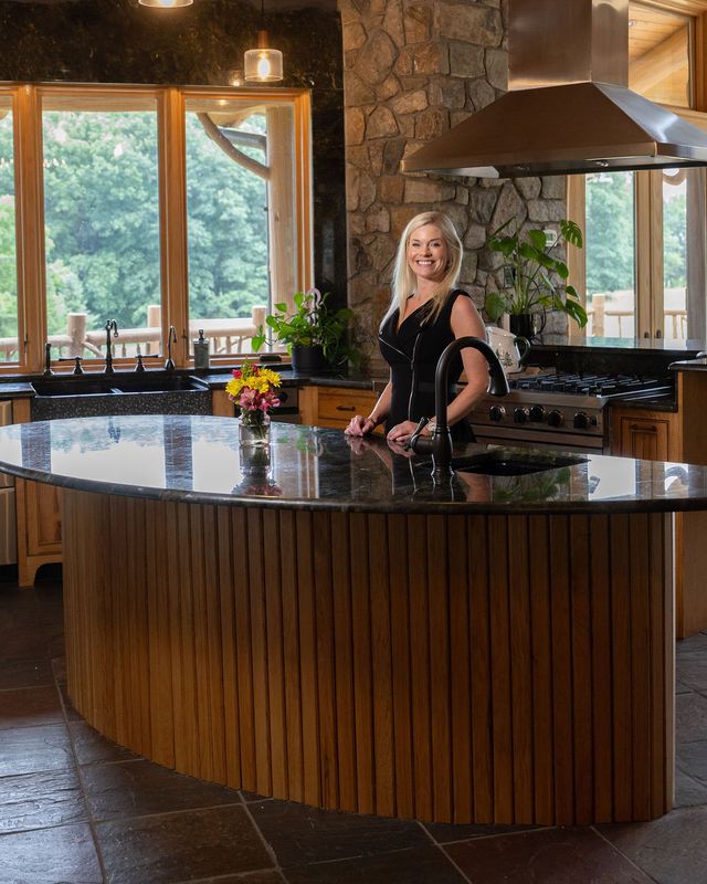 Personal brand photo, on location, kitchen